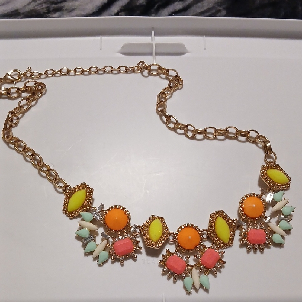 BOHEMIAN/COLORFUL STONE And Rhinestone NECKLACE GOLDTONE, CHAIN LINK STYLE
